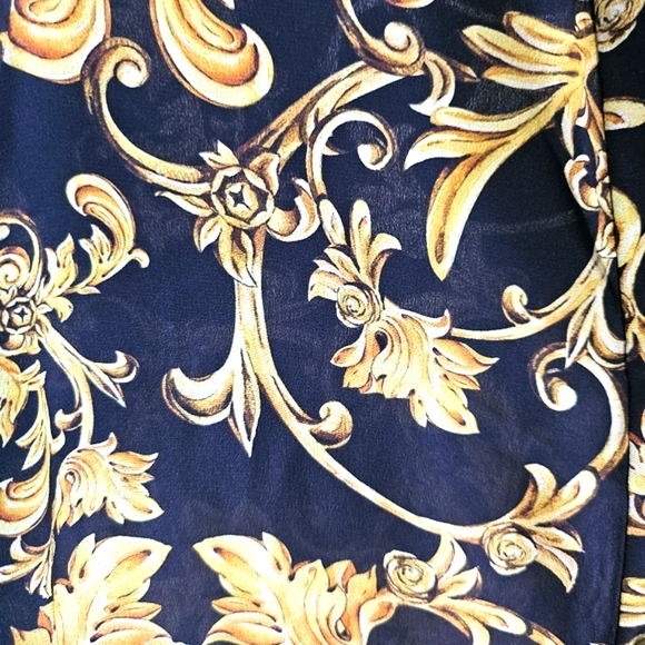 ALICE+OLIVIA Eloise Florence Scroll Silk Button Front Blouse - Picture 10 of 11